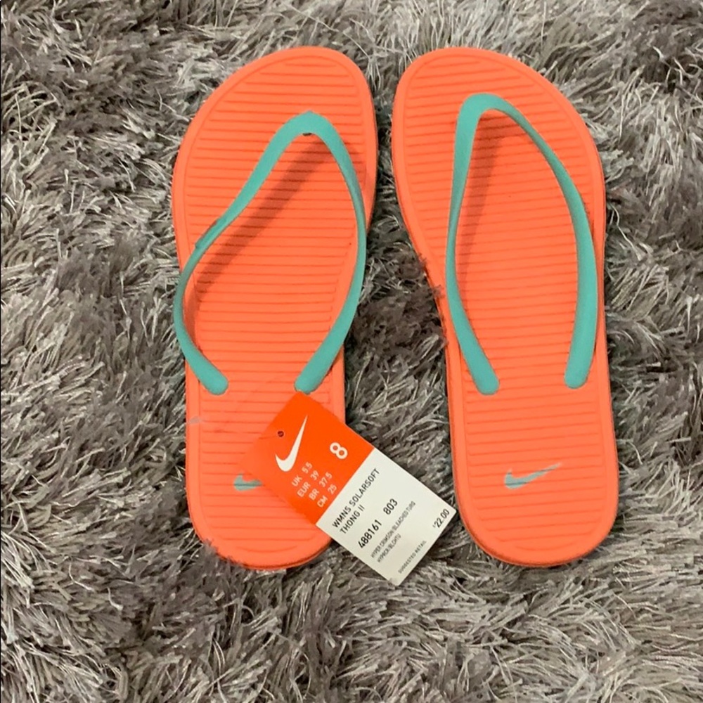 NIKE flip flops